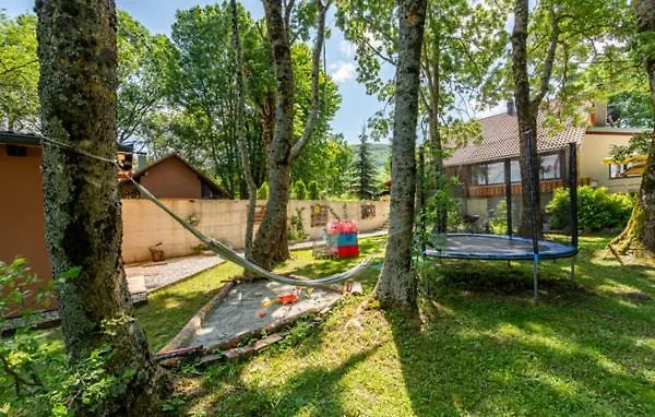 Lika Holiday Home Mazini Gračac 0*,