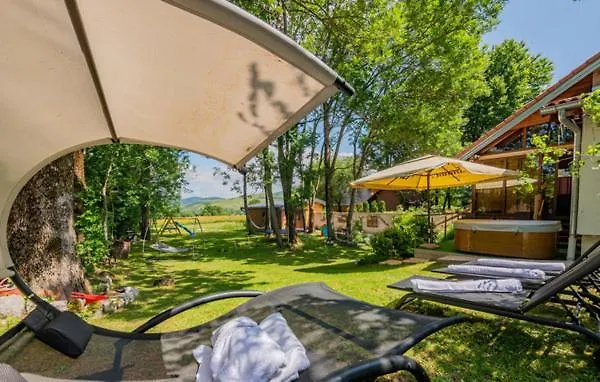 Lika Holiday Home Mazini