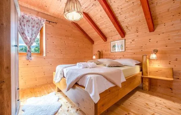 Lika Holiday Home Mazini