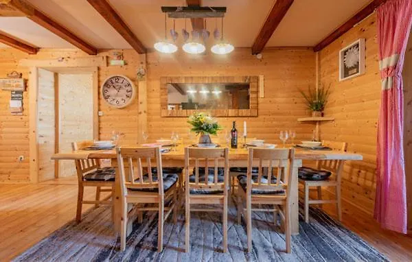 Lika Holiday Home Mazini Vila